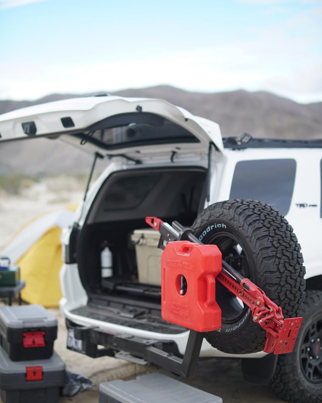 Rotopax Hi-Lift Mount